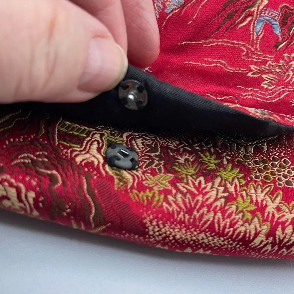 Vintage Faching silk brocade jewelry roll. Snap front.